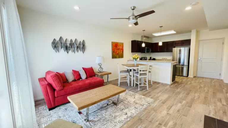 GRAND WEST CONDOS (4)